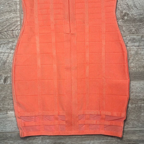 MARCIANO Off the Shoulder Body con Mini Dress - Picture 7 of 7